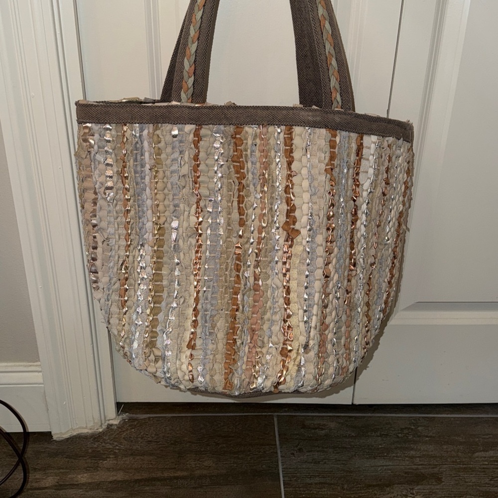 America and Beyond large tote bag NWOT